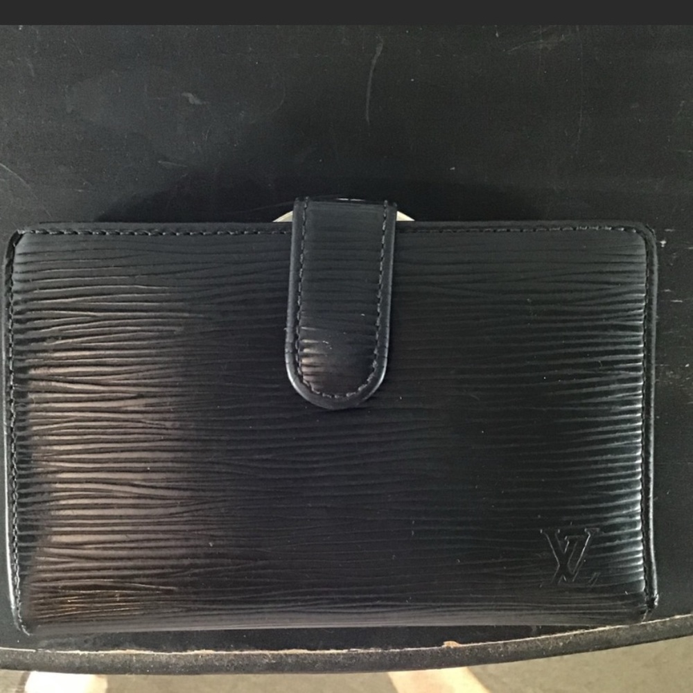 LV Louis Vuitton EPI Noir wallet